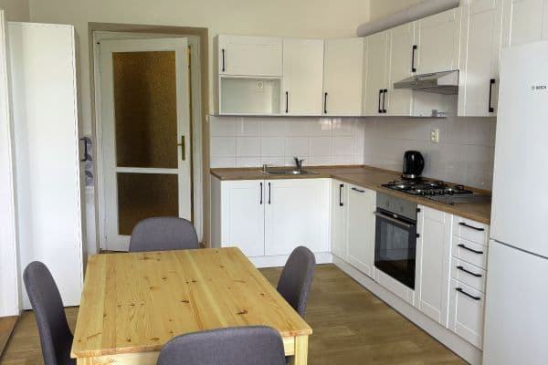 Prenájom bytu 2-izbový 65 m², Jiráskova, Pardubice, Pardubický kraj Prenájom bytu 2-izbový 65 m², Jiráskova, Pardubice, Pardubický kraj
