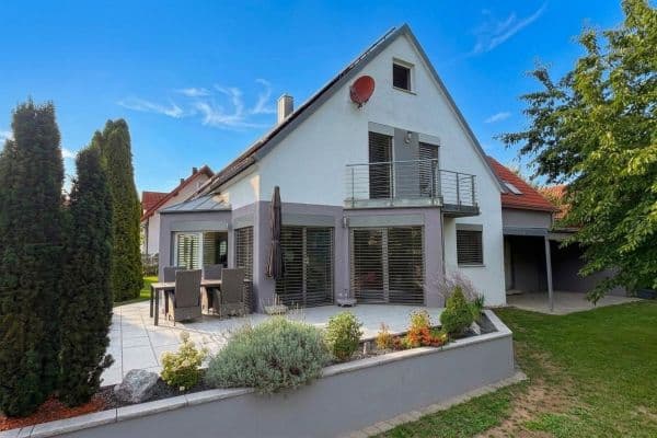 Predaj domu 200 m², pozemok 723 m², Neustadt OT Hienheim Predaj domu 200 m², pozemok 723 m², Neustadt OT Hienheim