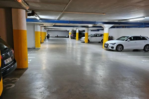 Prenájom garáže 13 m², Bratří Dohalských, Praha Prenájom garáže 13 m², Bratří Dohalských, Praha