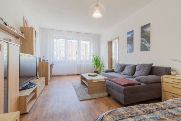 Prenájom bytu 1-izbový 44 m², Na Hliněnce, Nová Včelnice Prenájom bytu 1-izbový 44 m², Na Hliněnce, Nová Včelnice