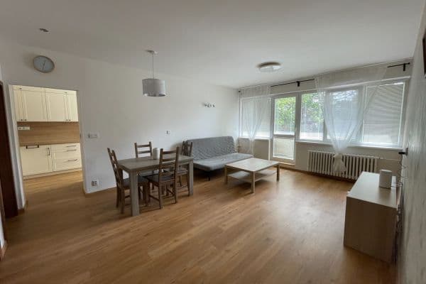 Prenájom bytu 3-izbový 95 m², Valtínovská, Prague Prenájom bytu 3-izbový 95 m², Valtínovská, Prague