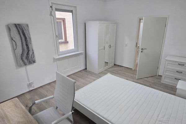Prenájom bytu 1-izbový 32 m², Duisburgerstraße 22, Stuttgart, Bádensko-Wurttembersko Prenájom bytu 1-izbový 32 m², Duisburgerstraße 22, Stuttgart, Bádensko-Wurttembersko