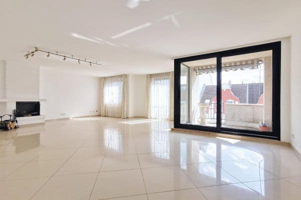Prenájom bytu 3-izbový 128 m², Düsseldorf Benrath Prenájom bytu 3-izbový 128 m², Düsseldorf Benrath