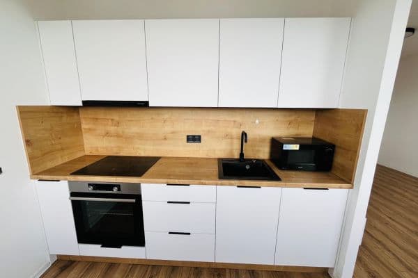 Prenájom bytu 3-izbový 72 m², Javorová, SO POÚ Most Prenájom bytu 3-izbový 72 m², Javorová, SO POÚ Most