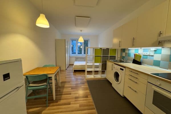 Prenájom bytu Garsoniéra 25 m², U Parního mlýna, Praha Prenájom bytu Garsoniéra 25 m², U Parního mlýna, Praha