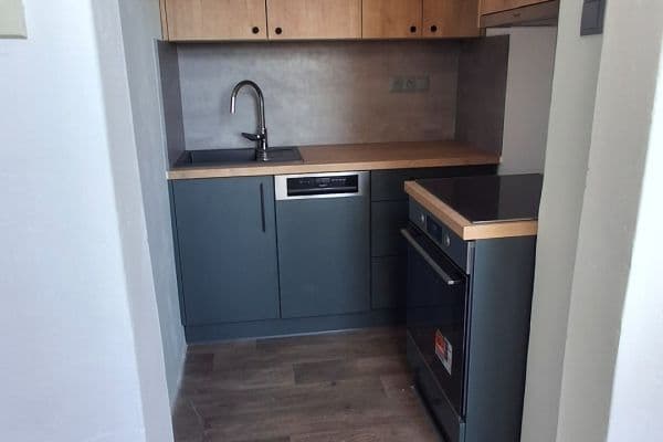 Prenájom bytu 2-izbový 61 m², Letohradská, Praha Prenájom bytu 2-izbový 61 m², Letohradská, Praha