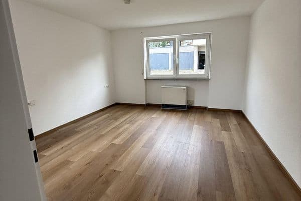 Prenájom bytu 4-izbový 91 m², Freiberg am Neckar Prenájom bytu 4-izbový 91 m², Freiberg am Neckar