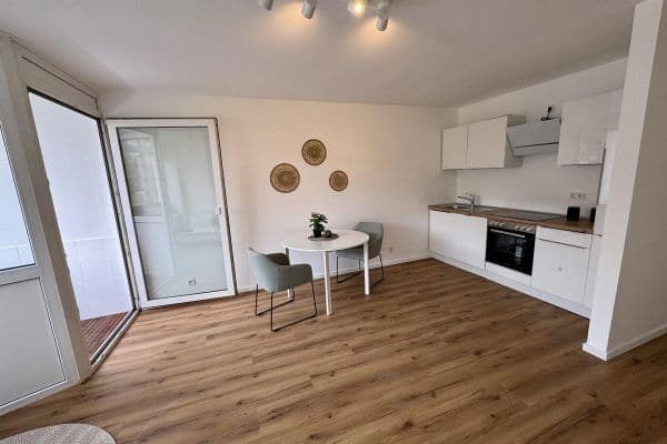 Prenájom bytu 2-izbový 45 m², Köln, Severné Porýnie - Westfálsko Prenájom bytu 2-izbový 45 m², Köln, Severné Porýnie - Westfálsko