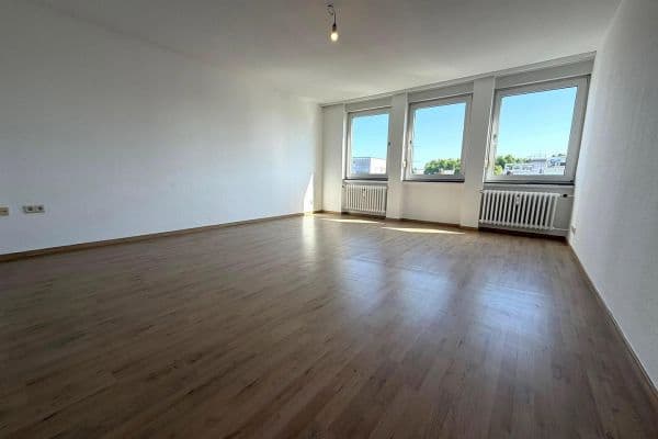 Prenájom bytu 2-izbový 70 m², Bismarckstraße 83, Ludwigshafen, Porýnie-Falcko Prenájom bytu 2-izbový 70 m², Bismarckstraße 83, Ludwigshafen, Porýnie-Falcko