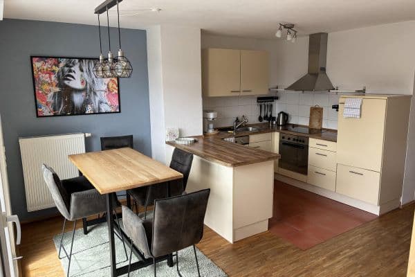 Prenájom bytu 2-izbový 65 m², Frankfurt am Main, Hesensko Prenájom bytu 2-izbový 65 m², Frankfurt am Main, Hesensko