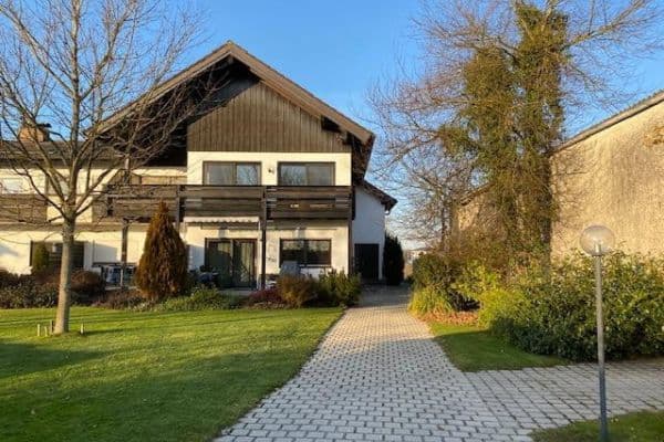 Prenájom bytu 3-izbový 150 m², Dorfstr.6, Grafing, Bavorsko Prenájom bytu 3-izbový 150 m², Dorfstr.6, Grafing, Bavorsko
