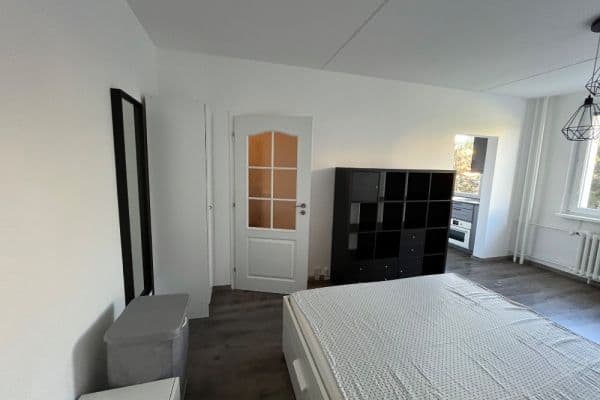 Prenájom bytu 1-izbový 29 m², Valentova, Praha Prenájom bytu 1-izbový 29 m², Valentova, Praha