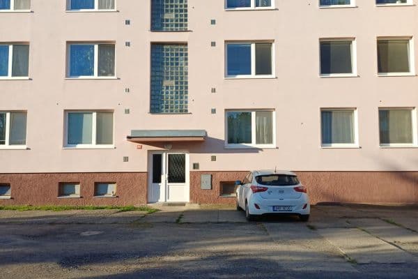 Prenájom bytu 2-izbový 41 m², Revoluční, SO POÚ Kladno Prenájom bytu 2-izbový 41 m², Revoluční, SO POÚ Kladno