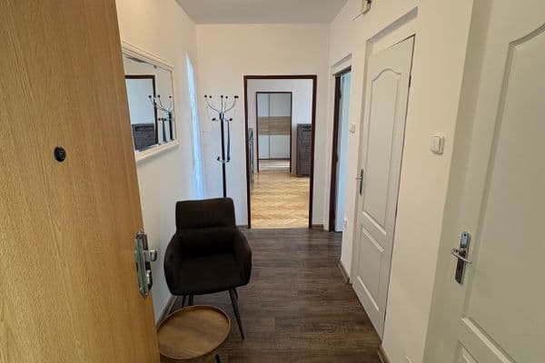 Prenájom bytu 3-izbový 70 m², Fragnerova, Olomouc Prenájom bytu 3-izbový 70 m², Fragnerova, Olomouc