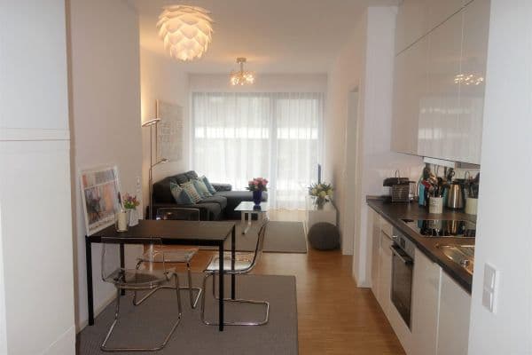 Prenájom bytu 3-izbový 76 m², Chausseestraße 37, Berlin, Berlín Prenájom bytu 3-izbový 76 m², Chausseestraße 37, Berlin, Berlín