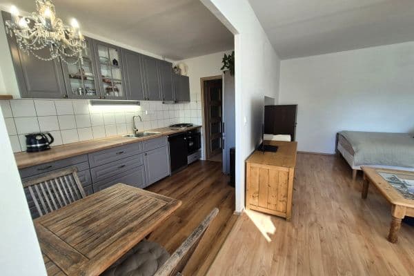 Predaj bytu 3-izbový 89 m², Hrabákova, Praha Predaj bytu 3-izbový 89 m², Hrabákova, Praha