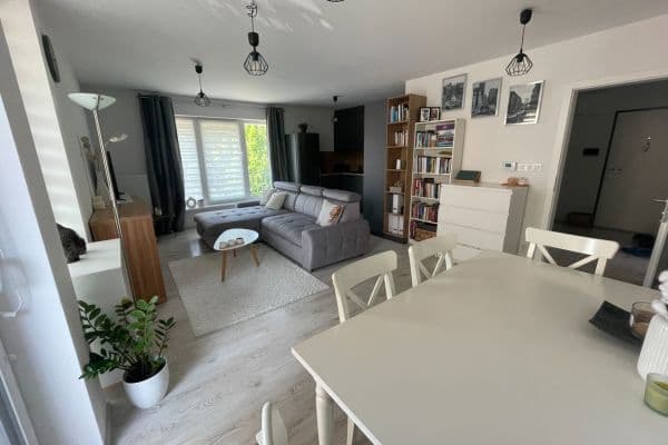 Prenájom bytu 3-izbový 69 m², Vrbová, Kunice Prenájom bytu 3-izbový 69 m², Vrbová, Kunice