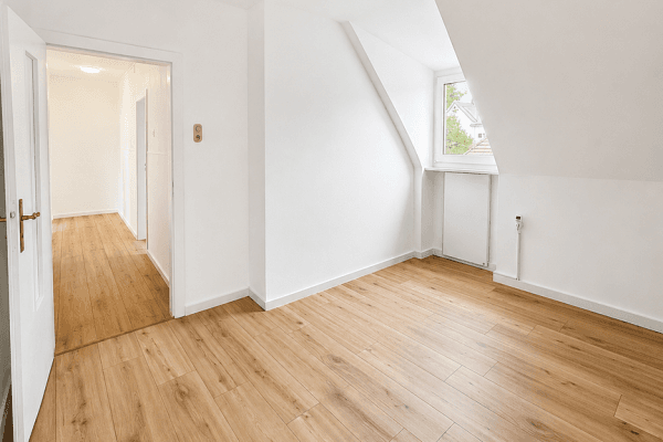 Prenájom bytu 4-izbový 95 m², Königstr. 11, Remscheid Prenájom bytu 4-izbový 95 m², Königstr. 11, Remscheid