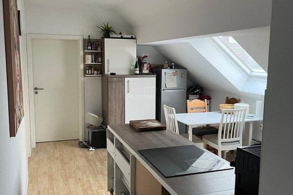 Prenájom bytu 4-izbový 100 m², Karlsruhe Prenájom bytu 4-izbový 100 m², Karlsruhe