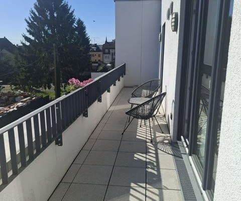 Prenájom bytu 2-izbový 65 m², Frankfurt am Main, Hesensko Prenájom bytu 2-izbový 65 m², Frankfurt am Main, Hesensko