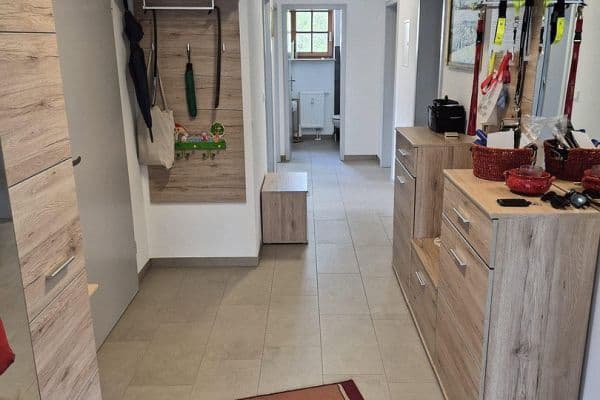 Prenájom bytu 4-izbový 111 m², Schloßstraße, Oberding/Notzing, Bavorsko Prenájom bytu 4-izbový 111 m², Schloßstraße, Oberding/Notzing, Bavorsko