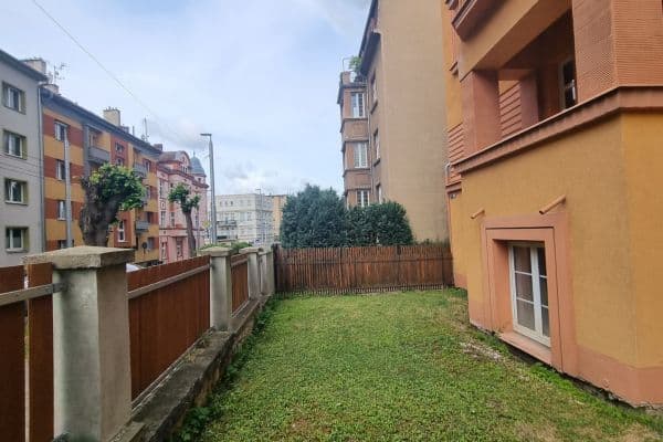 Prenájom bytu 2-izbový 68 m², Josefa Hory, SO POÚ Teplice Prenájom bytu 2-izbový 68 m², Josefa Hory, SO POÚ Teplice