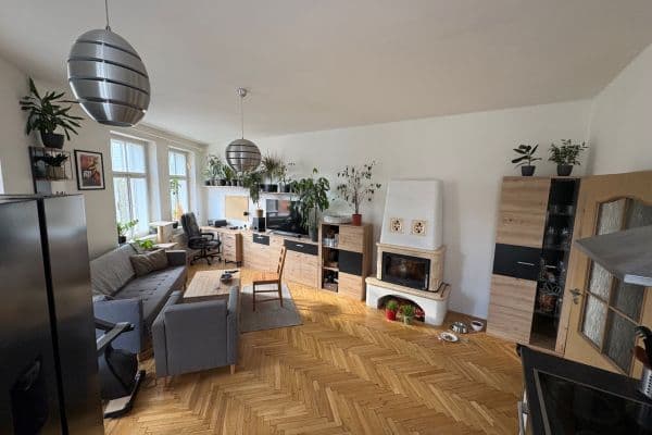 Prenájom bytu 2-izbový 58 m², Šlikova, Liberec Prenájom bytu 2-izbový 58 m², Šlikova, Liberec