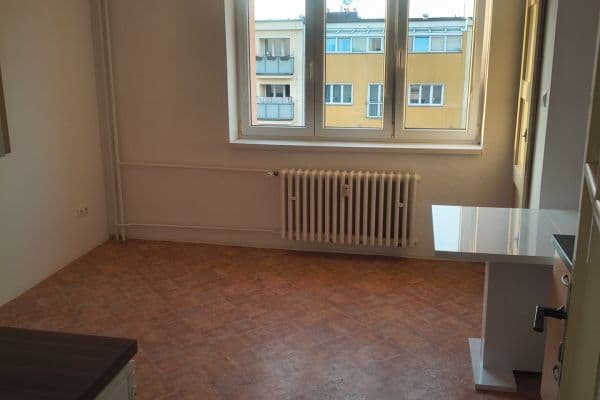 Prenájom bytu 1-izbový 26 m², Na Petřinách, Praha Prenájom bytu 1-izbový 26 m², Na Petřinách, Praha