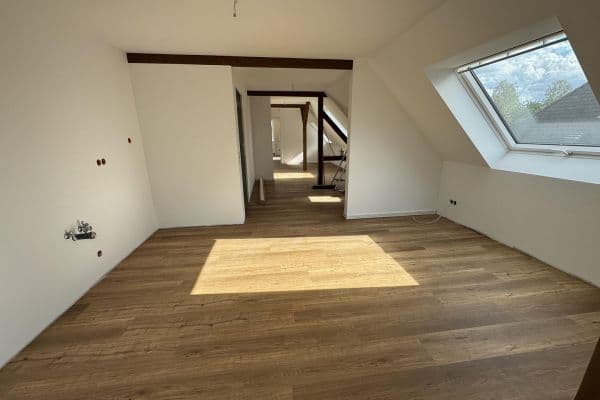 Prenájom bytu 4-izbový 110 m², Glauchau Prenájom bytu 4-izbový 110 m², Glauchau