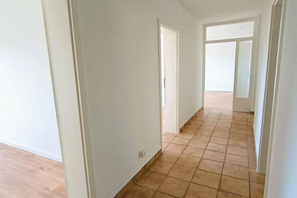 Prenájom bytu 3-izbový 95 m², Bahnhofstraße 19-21, Castrop-Rauxel Prenájom bytu 3-izbový 95 m², Bahnhofstraße 19-21, Castrop-Rauxel
