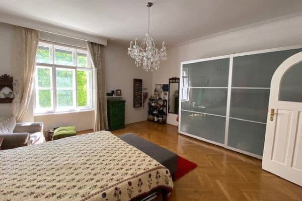 Prenájom bytu 4-izbový 154 m², München, Bavorsko Prenájom bytu 4-izbový 154 m², München, Bavorsko