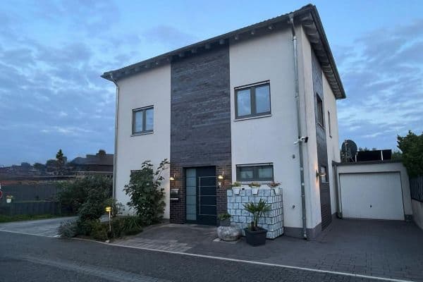 Predaj domu 179 m², pozemok 446 m², Gartenstr. 62, Herne Predaj domu 179 m², pozemok 446 m², Gartenstr. 62, Herne