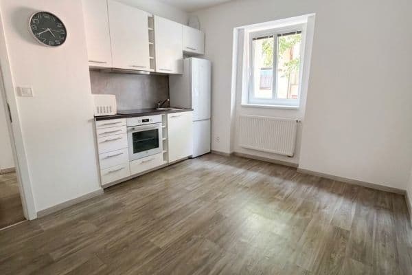 Prenájom bytu 2-izbový 30 m², Antonína Dvořáka, Dobříš, Středočeský kraj Prenájom bytu 2-izbový 30 m², Antonína Dvořáka, Dobříš, Středočeský kraj
