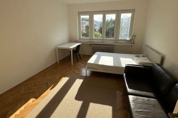 Prenájom bytu 1-izbový 32 m², Prachnerova, Praha Prenájom bytu 1-izbový 32 m², Prachnerova, Praha