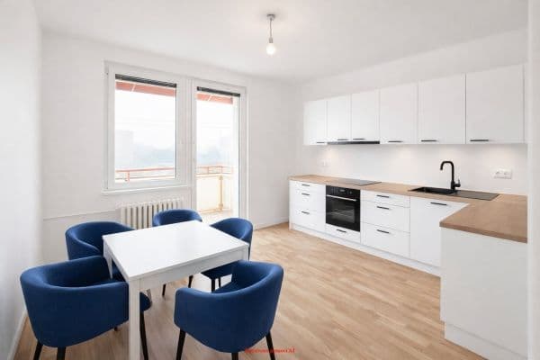 Prenájom bytu 3-izbový 66 m², Sovova, Karviná-Ráj Prenájom bytu 3-izbový 66 m², Sovova, Karviná-Ráj