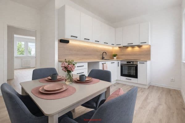 Prenájom bytu 3-izbový 72 m², Slovenská, Karviná-Hranice Prenájom bytu 3-izbový 72 m², Slovenská, Karviná-Hranice
