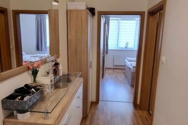 Prenájom bytu 2-izbový 55 m², Aloise Rašína, Olomouc Prenájom bytu 2-izbový 55 m², Aloise Rašína, Olomouc