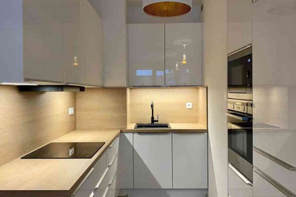 Prenájom bytu 2-izbový 64 m², K Metru, Prague Prenájom bytu 2-izbový 64 m², K Metru, Prague