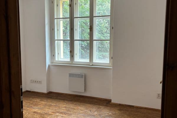 Prenájom bytu 2-izbový 45 m², Žerotínova, Praha Prenájom bytu 2-izbový 45 m², Žerotínova, Praha