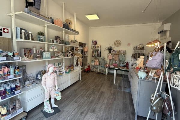 Prenájom kancelárie 150 m², Esslingerstr. 51, Altbach Prenájom kancelárie 150 m², Esslingerstr. 51, Altbach