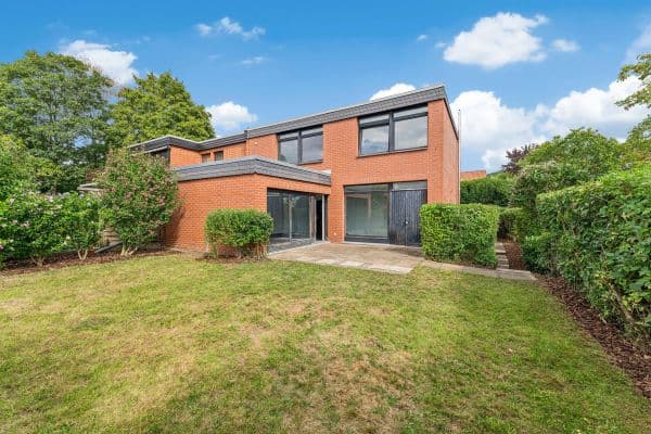 Predaj domu 130 m², pozemok 473 m², Marienburger Strasse 32, Bovenden, Dolné Sasko Predaj domu 130 m², pozemok 473 m², Marienburger Strasse 32, Bovenden, Dolné Sasko