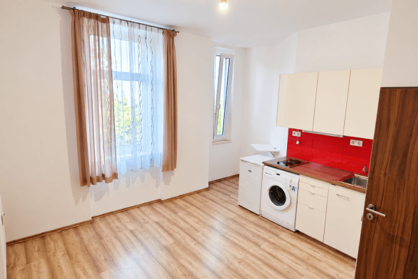 Prenájom bytu 1-izbový 28 m², Čestmírova, Praha Prenájom bytu 1-izbový 28 m², Čestmírova, Praha