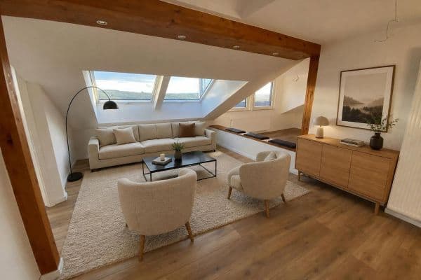 Prenájom bytu 4-izbový 106 m², Nürtingen Prenájom bytu 4-izbový 106 m², Nürtingen