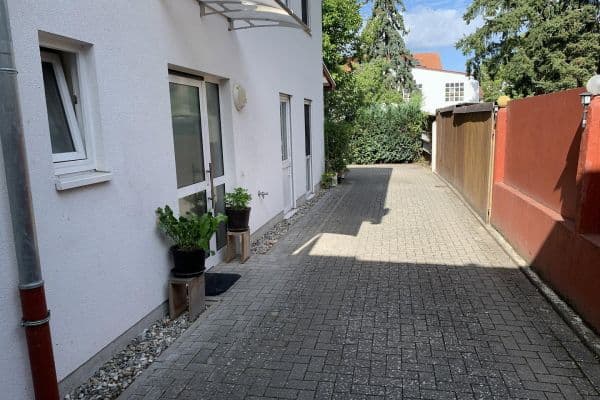 Prenájom bytu 2-izbový 70 m², Karlsruhe Prenájom bytu 2-izbový 70 m², Karlsruhe