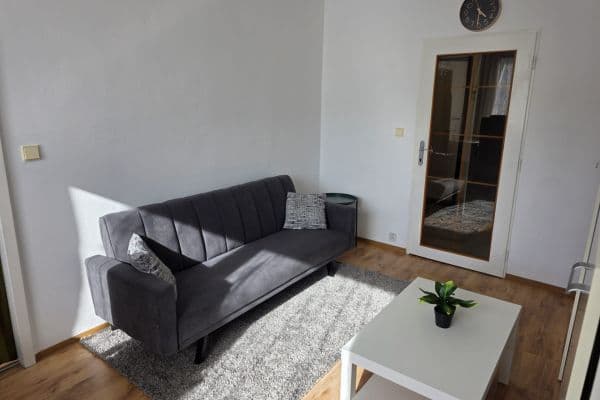 Prenájom bytu 2-izbový 40 m², Bryksova, Praha Prenájom bytu 2-izbový 40 m², Bryksova, Praha