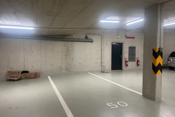 Prenájom garáže 13 m², Lysolajské údolí, Praha Prenájom garáže 13 m², Lysolajské údolí, Praha
