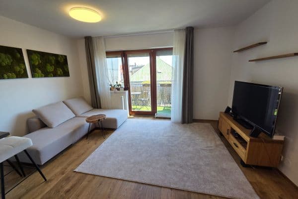 Prenájom bytu 3-izbový 79 m², Ke Stírce, Praha Prenájom bytu 3-izbový 79 m², Ke Stírce, Praha