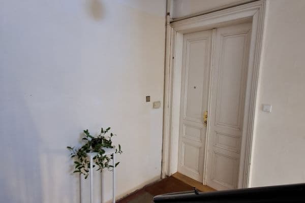 Prenájom bytu 4-izbový 114 m², Belgická, Praha, Praha Prenájom bytu 4-izbový 114 m², Belgická, Praha, Praha