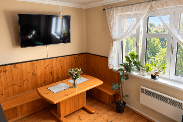 Prenájom bytu 2-izbový 47 m², Vyžlovská, Praha Prenájom bytu 2-izbový 47 m², Vyžlovská, Praha
