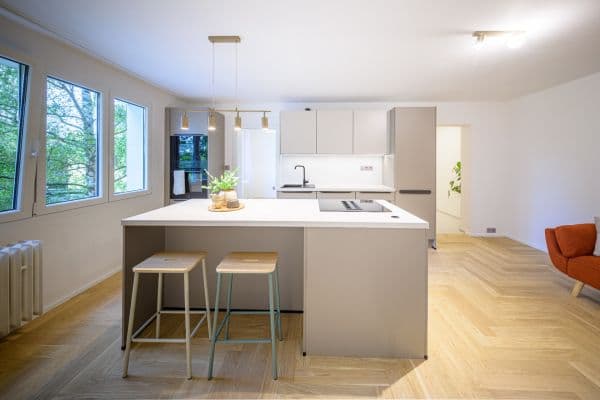 Predaj bytu 3-izbový 54 m², Dlouhá, Plzeň Predaj bytu 3-izbový 54 m², Dlouhá, Plzeň